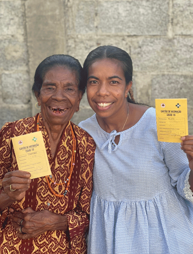 Amelia and Marciana show vaccination certificates